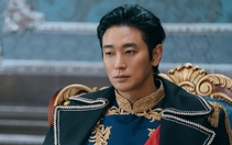 Trang phục Joo Ji Hoon bị nghi giống phát xít, đoàn phim The remarried empress tức tốc xin lỗi