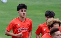 Văn Trường lên xe cấp cứu, U22 Việt Nam lo lắng cho SEA Games 33