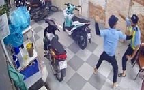 Mâu thuẫn trong việc dắt xe, 2 bảo vệ đâm nhau, 1 người chết
