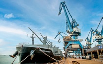 Có nơi cứ 2km lại có một trung tâm logistics, có nơi hàng trăm km không có trung tâm nào
