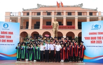 Hội Sinh viên Việt Nam TP.HCM vinh danh 88 gương thủ khoa tuyển sinh, tốt nghiệp