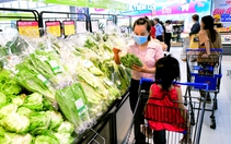Bình ổn giá rau củ, thực phẩm dù áp lực mưa lũ