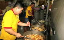TP.HCM ‘đỏ lửa’ 4 bếp ăn phục vụ cho bà con vùng lũ Khánh Hòa