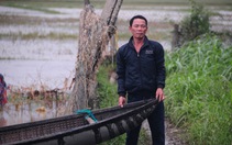 Gặp hai 'anh hùng' dùng ghe đuổi vịt cứu hàng chục người thoát cửa tử trong lũ xiết