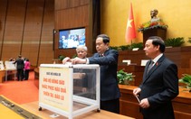 Quốc hội dành một phút mặc niệm đồng bào tử vong do thiên tai, kêu gọi ủng hộ người dân vùng lũ