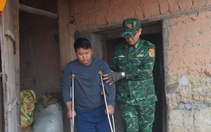 Hàng trăm trẻ mồ côi được bộ đội biên phòng nhận làm con nuôi