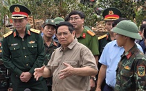 Thăm vùng rốn lũ Phú Yên, Thủ tướng chỉ đạo kỹ về việc xây nhà tránh lũ cho dân