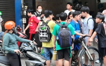 Học sinh cấp 2 mỗi ngày 5 môn học, vác trên vai 7-8kg sách vở có phải 'học quá sức'?