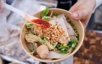 Đến Ngày của Phở ăn xong còn thèm, mua thêm phở tươi, phở khô về nhà