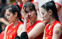 Xót xa hình ảnh Thanh Thúy khóc nức nở sau trận thua Thái Lan
