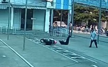 Thanh niên chạy xe máy nhảy như ngựa khi thi bằng lái
