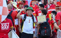 CĐV Việt Nam kéo đến sân Rajamangala, tiếp sức U22 Việt Nam đấu Thái Lan