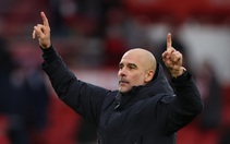 HLV Pep Guardiola nói 'muốn hôn' học trò sau chiến thắng kịch tính