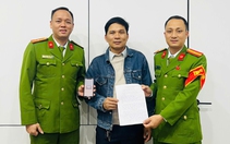 155 triệu đồng 'lạc chủ', công an lần dấu vết trong đêm để trả lại người mất