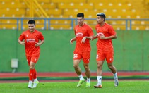 HLV Kim Sang Sik đau đầu với chấn thương