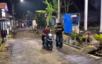 Hai thanh niên giật điện thoại bị 'ma ám'