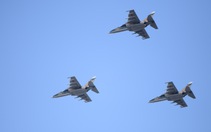 Trực thăng, Yak-130 và Su-30MK2 bay tập luyện trên bầu trời trung tâm TP.HCM