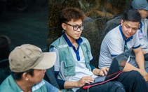 Lo động đất, dân văn phòng TP.HCM vác laptop xuống đất ngồi làm việc