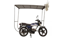 Xe máy điện độc đáo chạy 50km chỉ với gió và mặt trời, sạc đầy pin được 120km