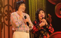 Minh Vương âu yếm hôn tay Lệ Thủy trong Tình nồng quê hương