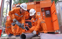 Tập đoàn Điện lực Việt Nam kiểm tra cấp điện dịp lễ 30-4