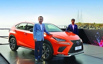 Chủ xe Lexus toàn 'ông chú', thu nhập thấp hơn người mua BMW, Mercedes