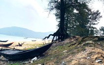 Bờ biển sạt lở tiến sát khu dân cư, người dân nơm nớp lo