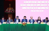 Văn học, nghệ thuật gắn bó máu thịt với nhân dân