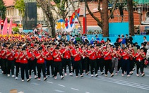 Đội nghi lễ nhỏ tuổi góp mặt trong đại lễ 50 năm thống nhất đất nước