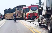 5 ô tô tông liên hoàn trên cao tốc 2 làn xe