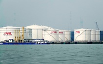 Biến động giá xăng dầu lộ bất cập