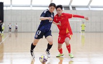 Tuyển futsal nữ Việt Nam ghi bàn vào lưới Nhật Bản