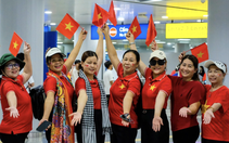 Áo thun, 'phụ kiện yêu nước' sốt hàng trước thềm 'concert quốc gia'