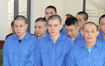 Lừa chơi đánh bài để cướp tài sản, 11 bị cáo lãnh tổng cộng 104 năm tù