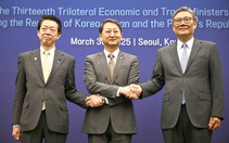 Hàn - Nhật - Trung đối phó thuế ông Trump