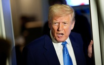 Ông Trump nói thuế quan như 'thuốc chữa bệnh', không lo khi chứng khoán Mỹ chao đảo