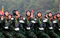Người dân tự hào gọi tên từng mẫu súng, xe do Việt Nam chế tạo trong lễ diễu binh