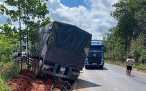 Xe kéo container tông liên hoàn khiến 2 người chết tại chỗ, 5 người bị thương