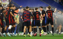 Espanyol tưới nước ngăn Barca mừng vô địch La Liga