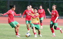 CLB nữ TP.HCM tập luyện buổi đầu tại Vũ Hán