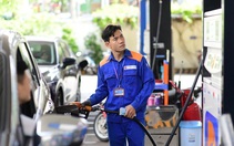Giá xăng giảm nhỏ giọt