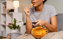 Làm cách nào để ăn vặt mà vẫn giảm cân được?
