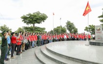 Thiêng liêng lễ chào cờ tại cửa khẩu Bờ Y