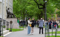 Việt Nam bình luận về thông tin Mỹ ngừng phỏng vấn visa du học