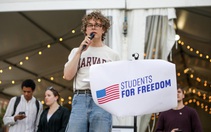 Ông Trump gây thêm sức ép lên Harvard, đóng băng hàng tỉ USD tài trợ