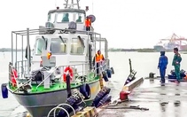 Điều tàu cứu hộ tàu cá bị hỏng máy nơi biển động, gió cấp 6 do ảnh hưởng bão