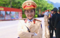 Nữ cảnh sát xa 2 con nhỏ, đến thao trường luyện diễu binh 2-9