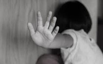 Bắt tạm giam cụ ông 72 tuổi dâm ô nữ sinh 13 tuổi