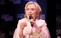 Kiểm chứng tin đồn bà Hillary Clinton cung cấp uranium cho Iran