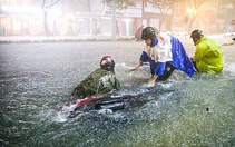 Miền Trung đối mặt với mưa lũ lớn do bão và không khí lạnh